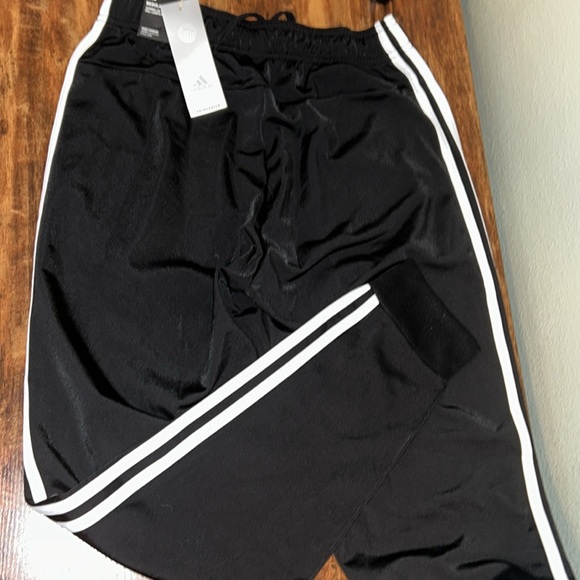 Adidas Jogger - Picture 2 of 4